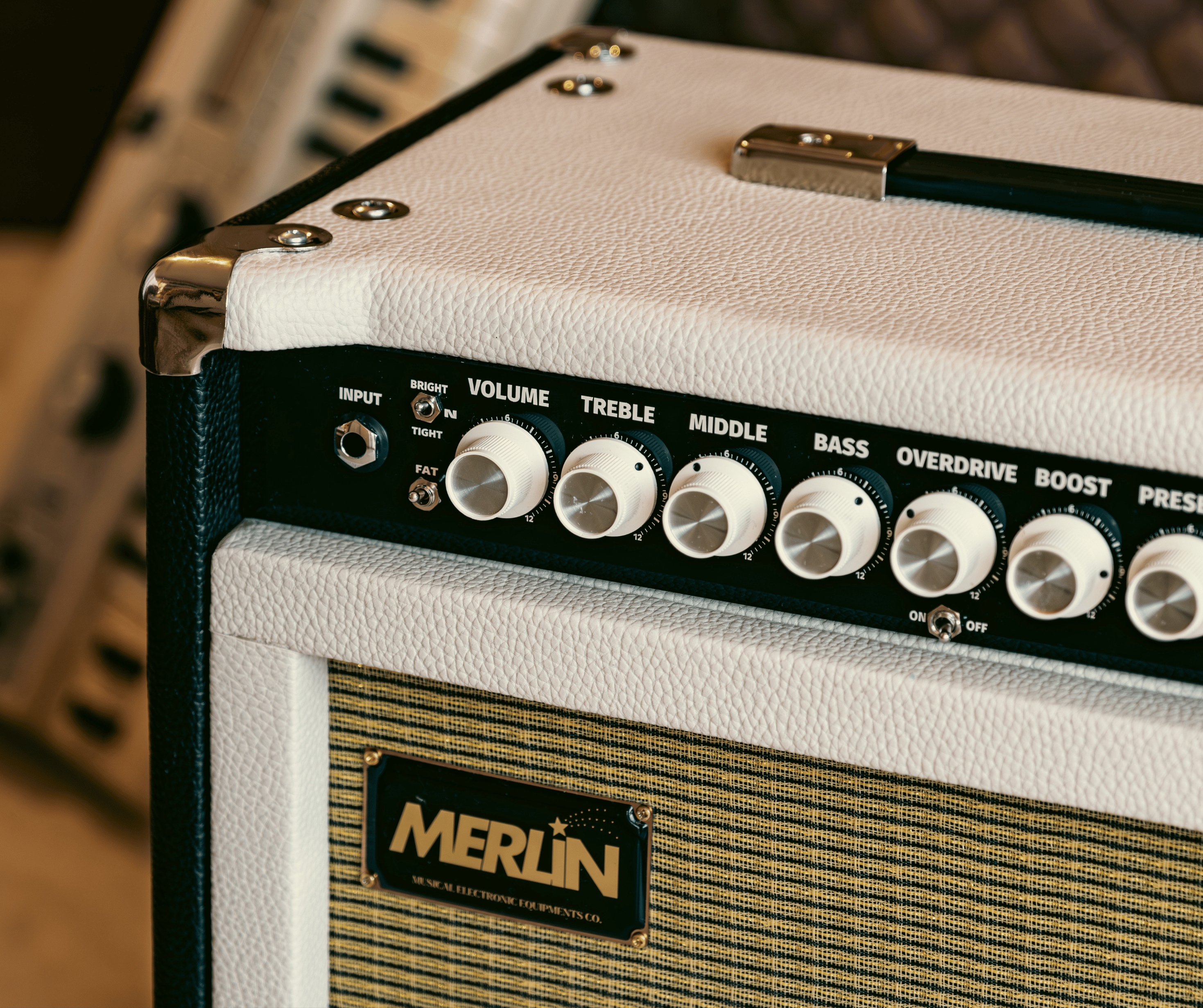 ROYALTONE AMP