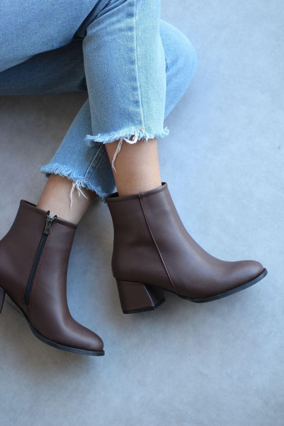 400 Kahve Deri Kadın Bot