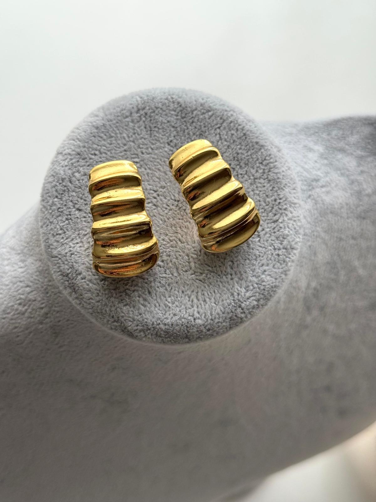 ÇELİK TIRTIKLI GOLD KÜPE