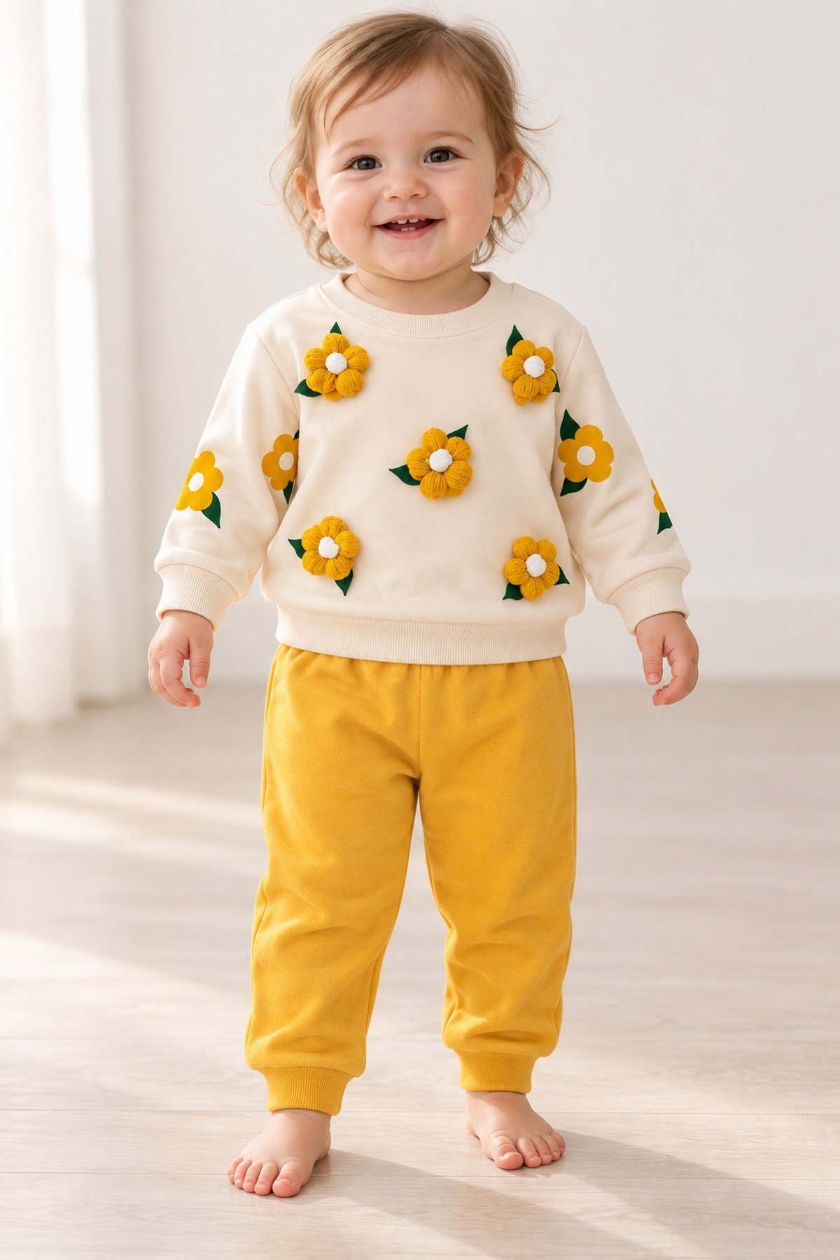3 Boyutlu Çiçek Aplikeli Kız Bebek Sweatshirt ve Eşofman Altı 2'li Mevsimlik Takım 6-9-12-18aylık