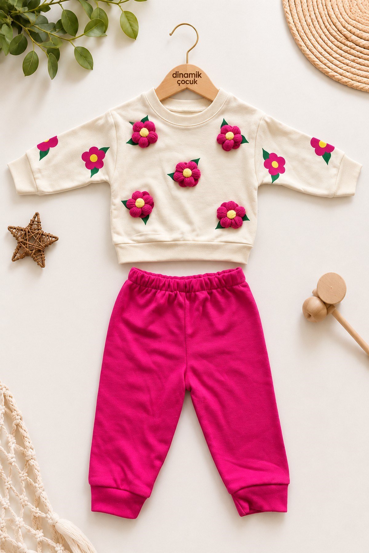 3 Boyutlu Çiçek Aplikeli Kız Bebek Sweatshirt ve Eşofman Altı 2'li Mevsimlik Takım 6-9-12-18aylık
