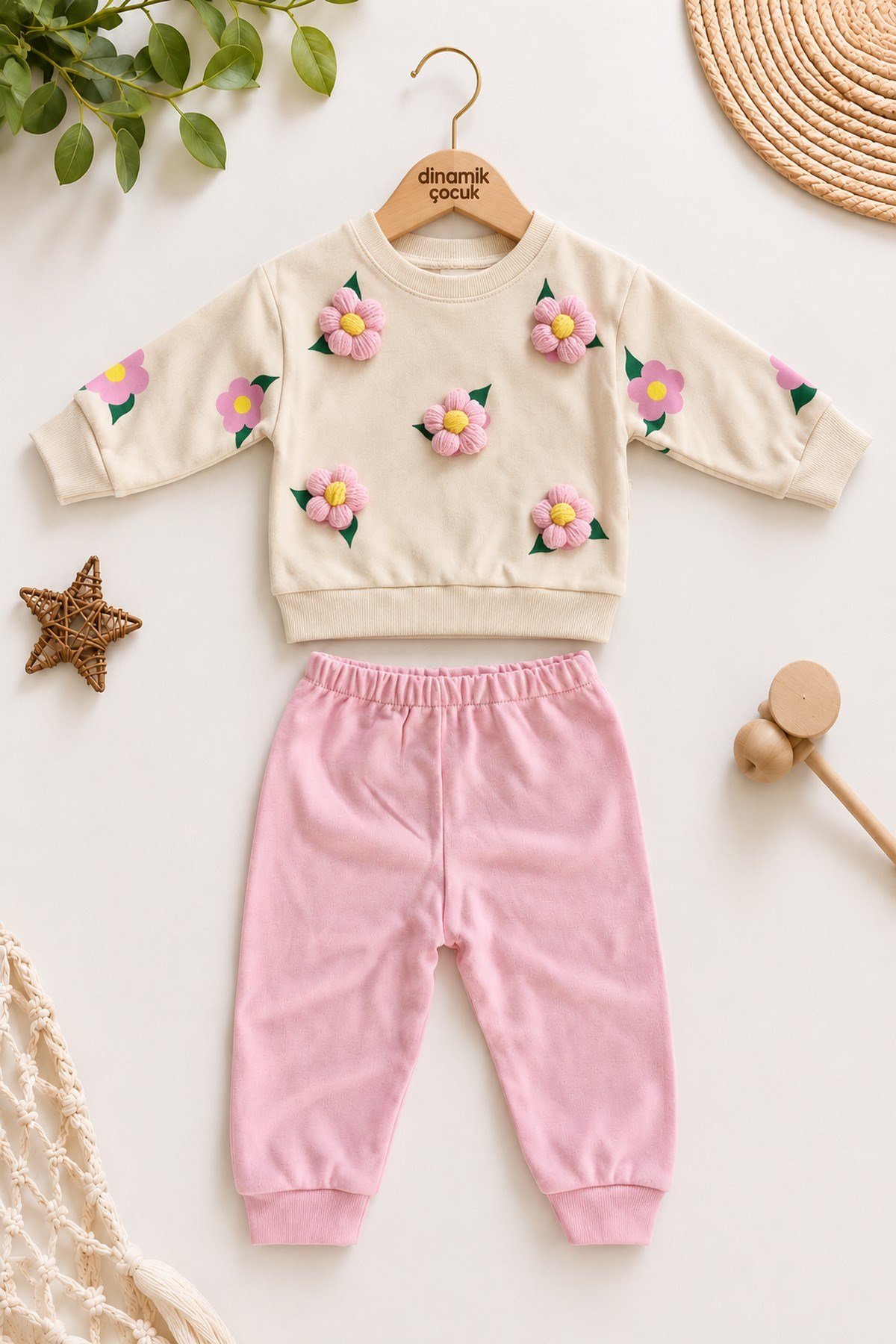 3 Boyutlu Çiçek Aplikeli Kız Bebek Sweatshirt ve Eşofman Altı 2'li Mevsimlik Takım 6-9-12-18aylık
