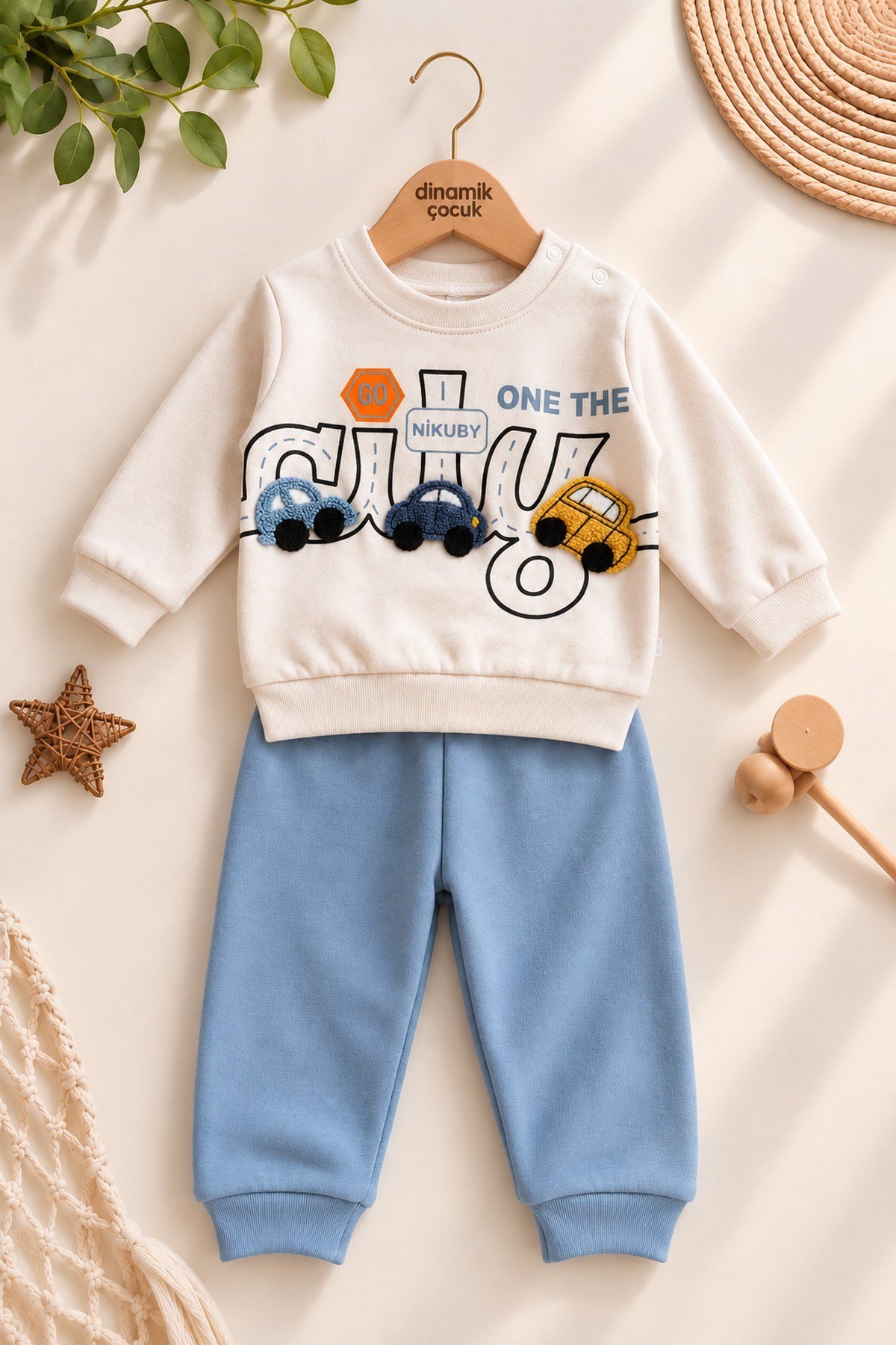 Erkek Bebek 3D Araba Aplikeli Sweatshirt Mevsimlik Alt Üst 2'li Takım 3-6-9-12aylık