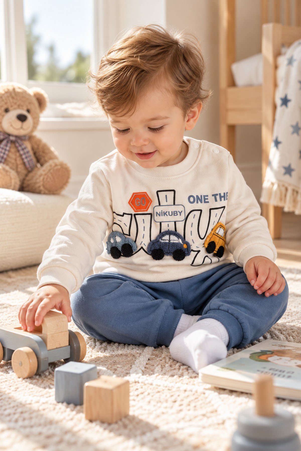 Erkek Bebek 3D Araba Aplikeli Sweatshirt Mevsimlik Alt Üst 2'li Takım 3-6-9-12aylık