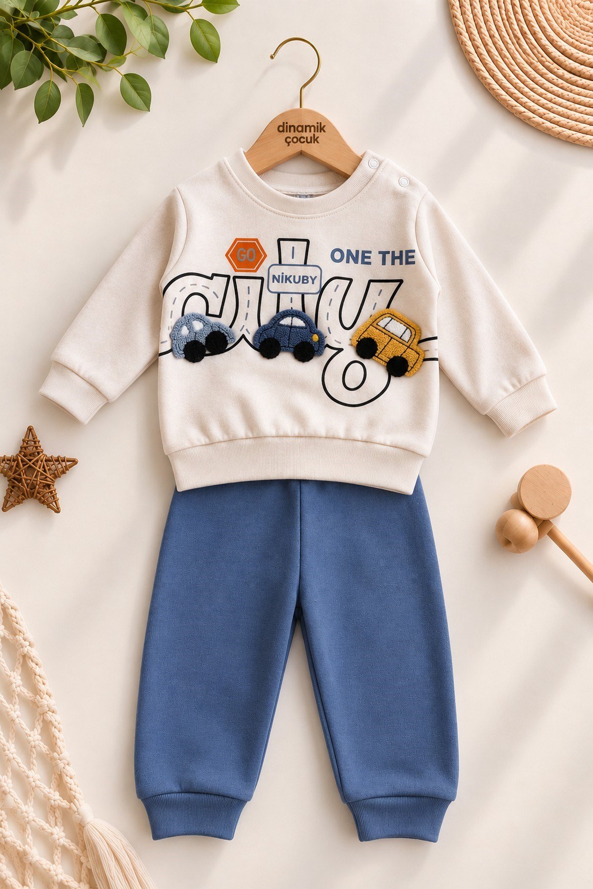 Erkek Bebek 3D Araba Aplikeli Sweatshirt Mevsimlik Alt Üst 2'li Takım 3-6-9-12aylık