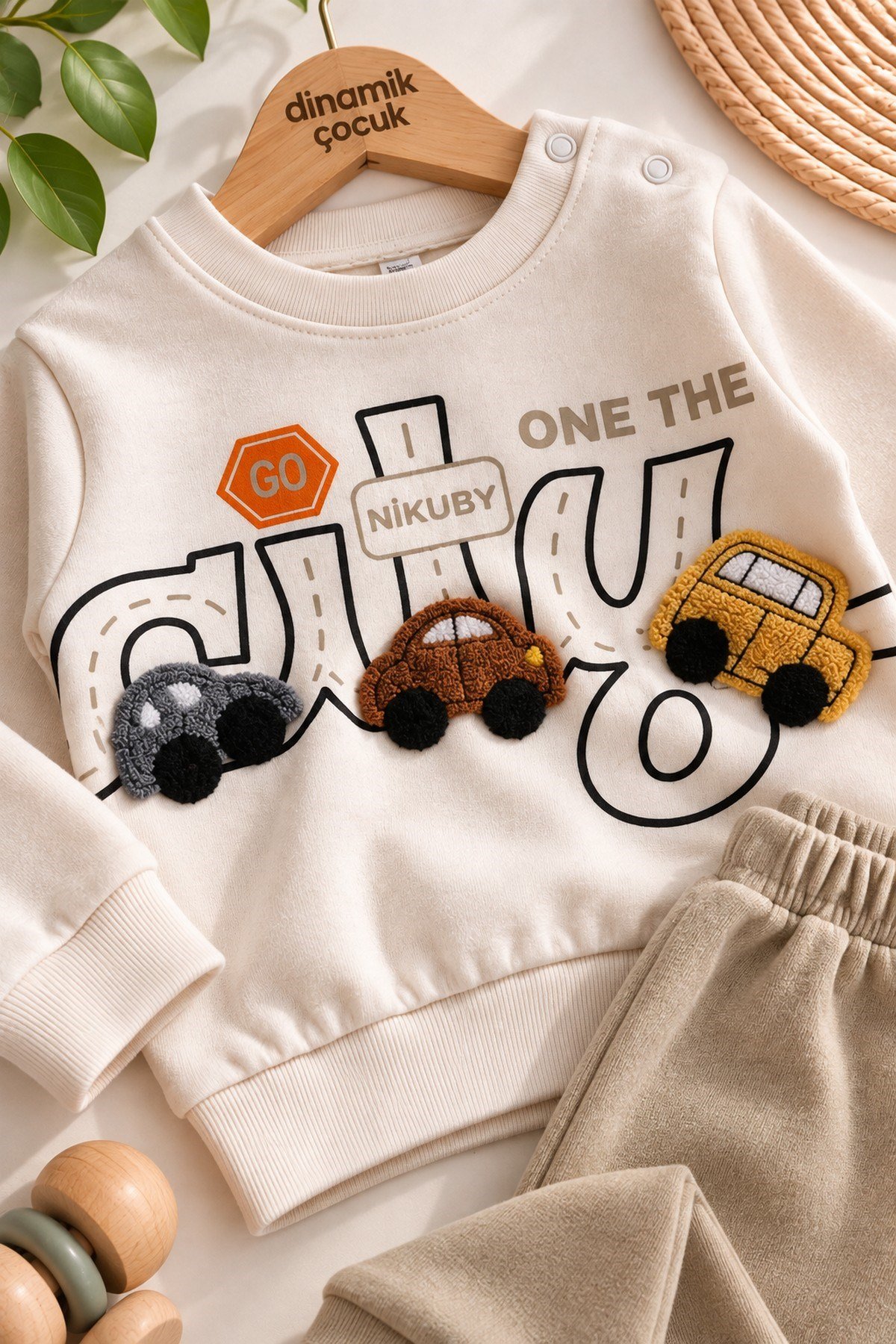 Erkek Bebek 3D Araba Aplikeli Sweatshirt Mevsimlik Alt Üst 2'li Takım 3-6-9-12aylık