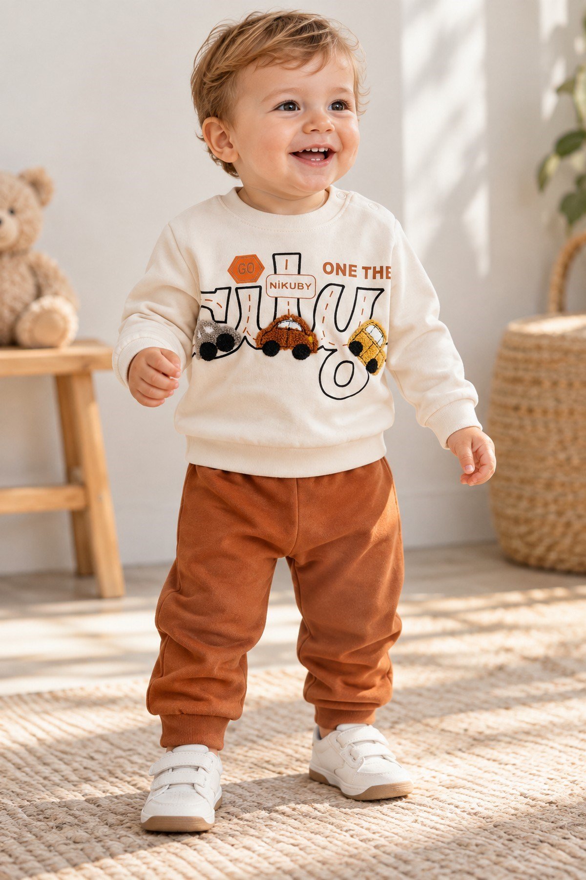Erkek Bebek 3D Araba Aplikeli Sweatshirt Mevsimlik Alt Üst 2'li Takım 3-6-9-12aylık
