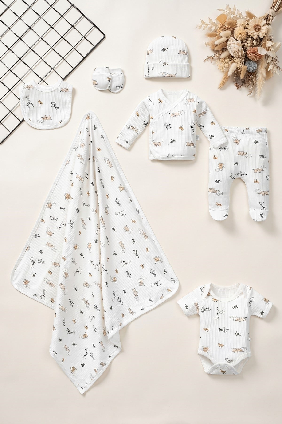 Erkek Bebek 7'li Hastane Çıkışı Zıbın Takımı 0-3 Ay Yenidoğan Safari Desenli Battaniyeli Şapkalı Eldivenli Set