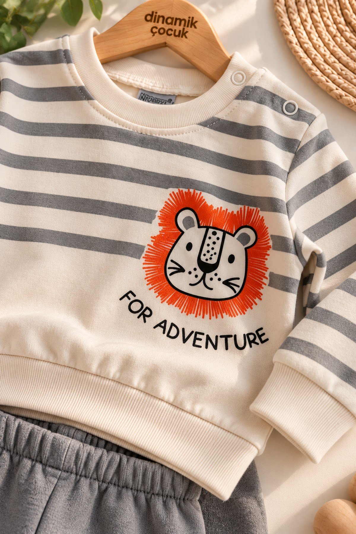 Erkek Bebek Çizgili Aslan Baskılı Sweatshirt Eşofman Alt Üst 2'li Takım 3-6-9-12aylık