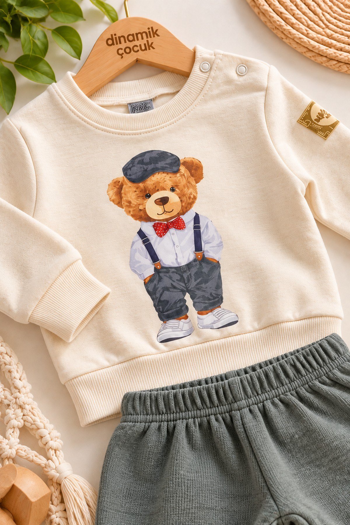 Erkek Bebek Papyonlu Tarz Ayıcık Baskılı Omuzdan Çıtçıtlı Sweatshirt Eşofman 2'li Alt Üst Takım 3-6-9-12ay