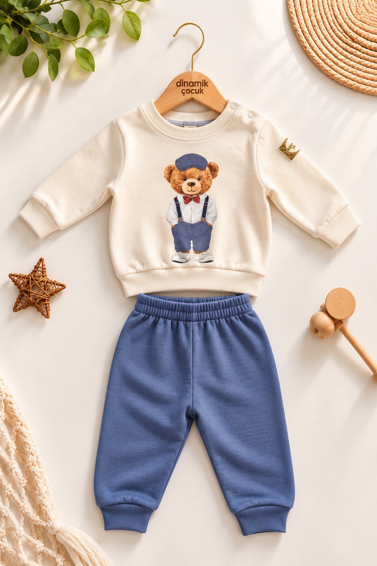 Erkek Bebek Papyonlu Tarz Ayıcık Baskılı Omuzdan Çıtçıtlı Sweatshirt Eşofman 2'li Alt Üst Takım 3-6-9-12ay