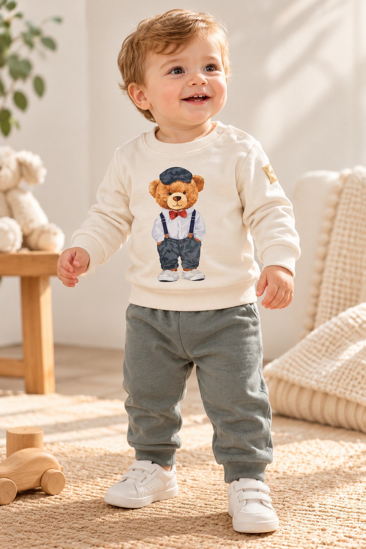 Erkek Bebek Papyonlu Tarz Ayıcık Baskılı Omuzdan Çıtçıtlı Sweatshirt Eşofman 2'li Alt Üst Takım 3-6-9-12ay