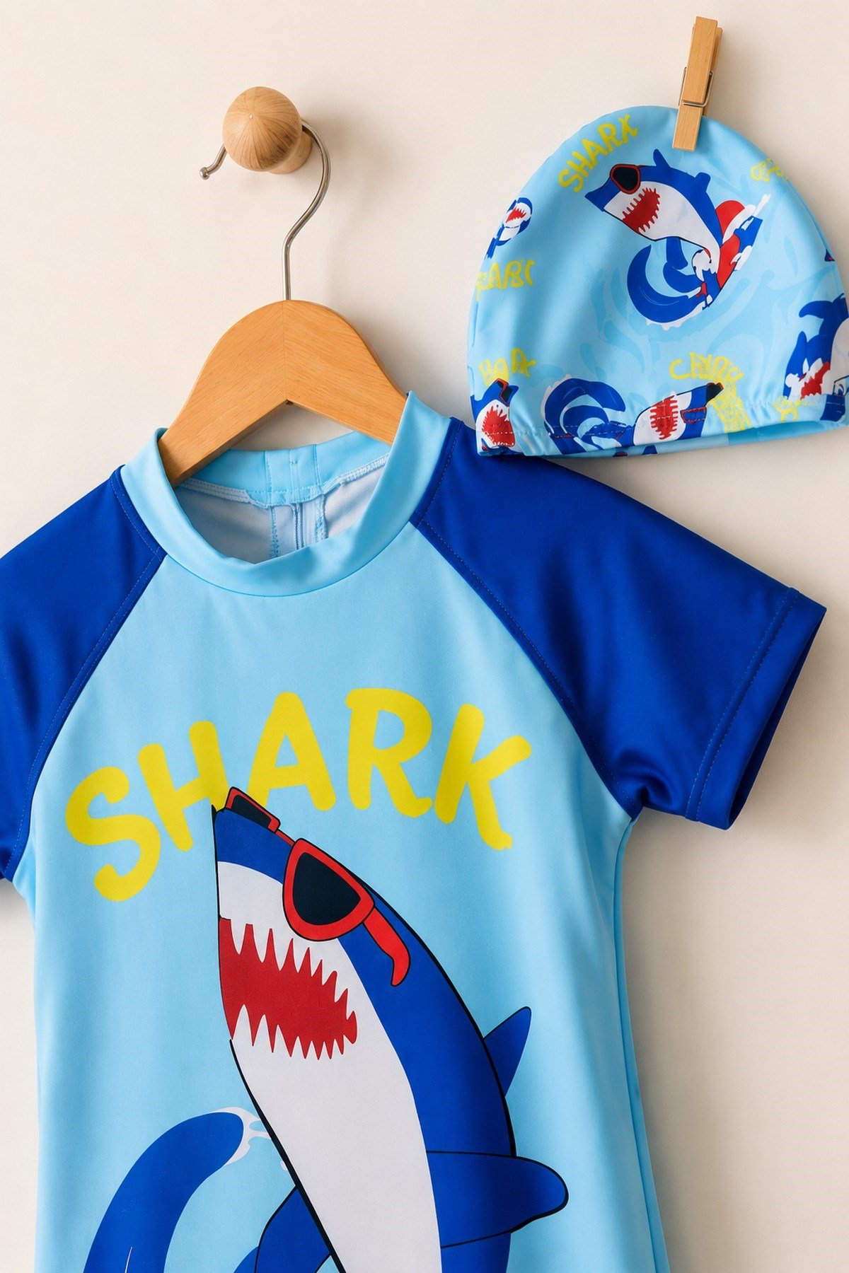 Erkek Çocuk Shark Desenli Dalgıç Kumaş Kısa Kollu Bone+Mayo 2li Takım 2-8 Yaş Deniz & Havuz Seti