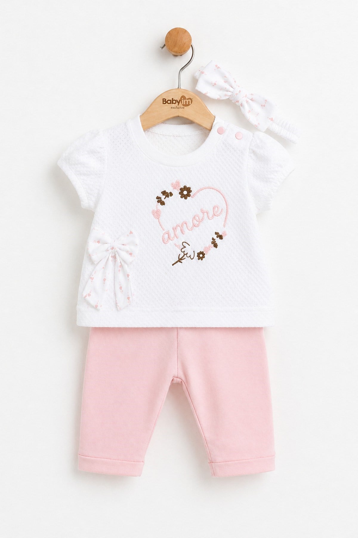 Kız Bebek 3'lü Takım Amore(italyanca AŞK) Nakışlı Fiyonk Detaylı Tişört+Kapri Şort+Bandana 0-3-6-9 Aylık %100pamuk