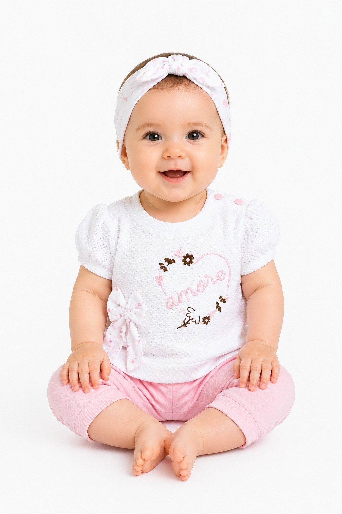 Kız Bebek 3'lü Takım Amore(italyanca AŞK) Nakışlı Fiyonk Detaylı Tişört+Kapri Şort+Bandana 0-3-6-9 Aylık %100pamuk