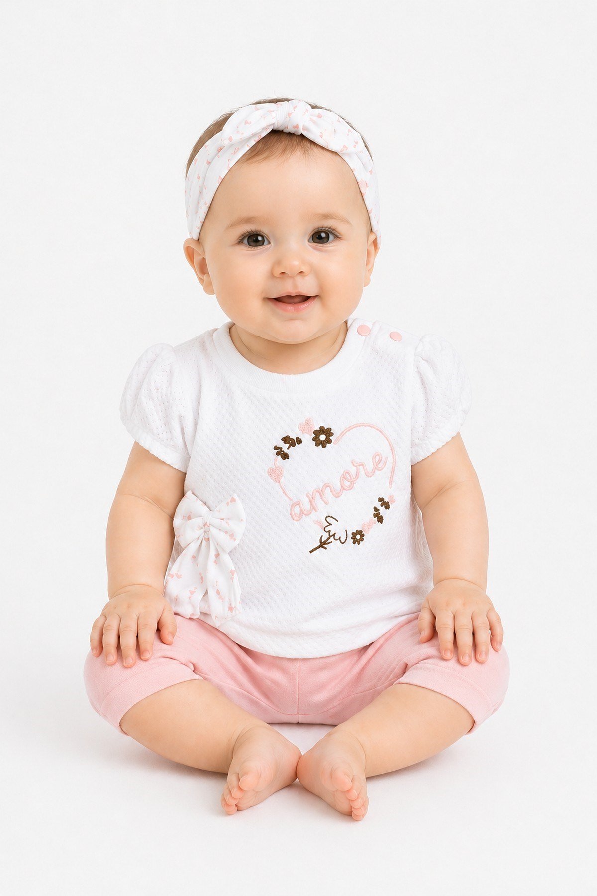 Kız Bebek 3'lü Takım Amore(italyanca AŞK) Nakışlı Fiyonk Detaylı Tişört+Kapri Şort+Bandana 0-3-6-9 Aylık %100pamuk