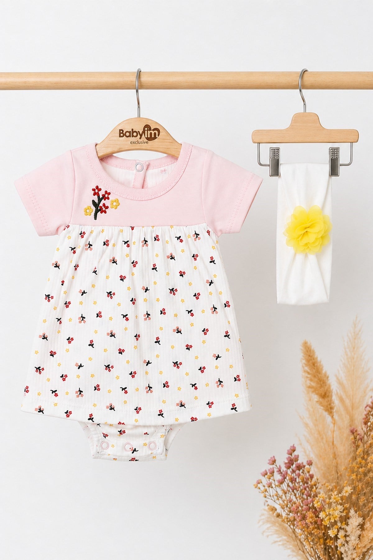 Kız Bebek Çiçek Desenli Elbise Görünümlü Alttan Çıtçıtlı Badi+Bandanalı 2'li Set %100pamuk 1-2-3 Aylık