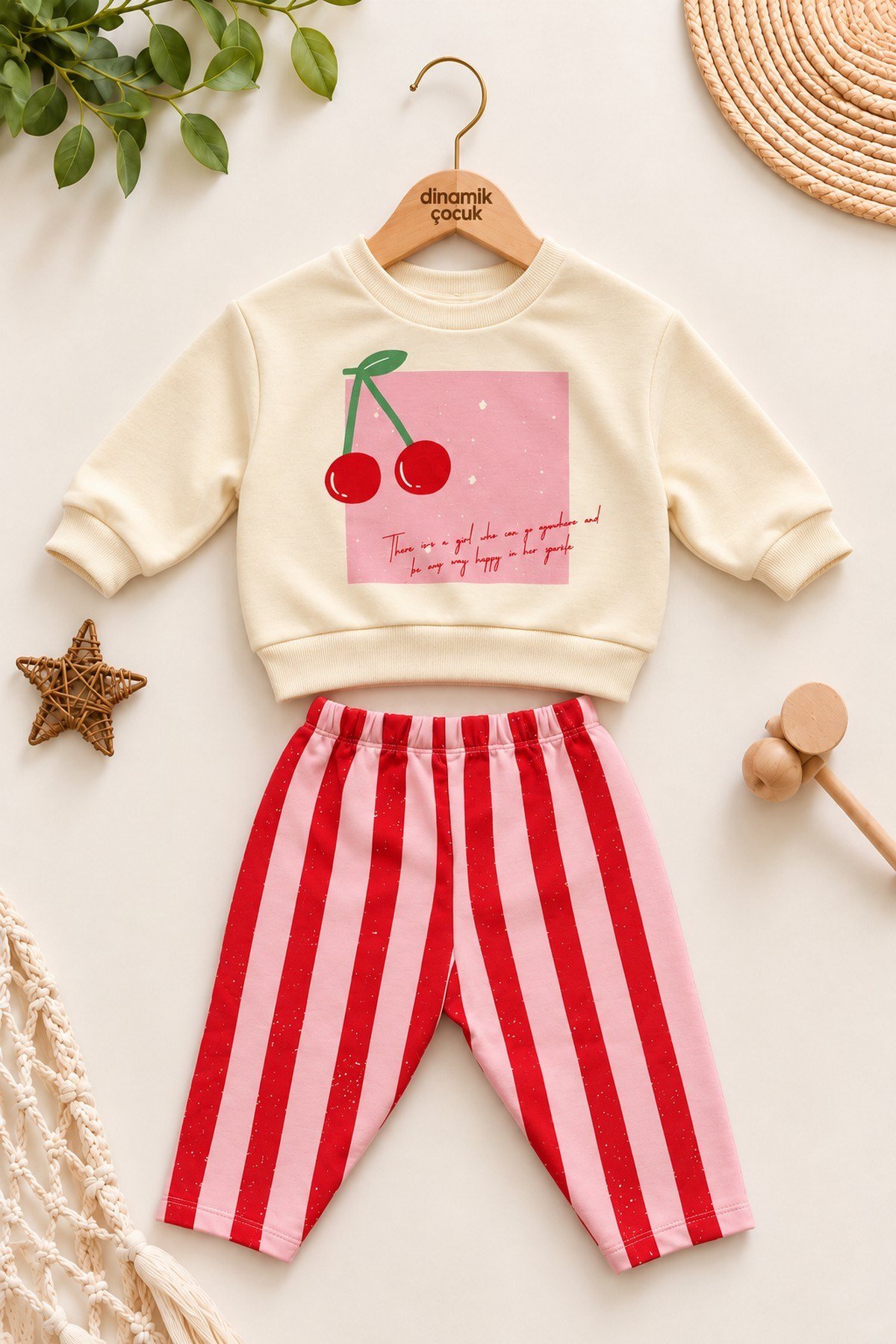 Kız Bebek Kiraz Baskılı Sweatshirt Pembe Kırmızı Çizgili Eşofmanlı 2'li Alt Üst Takım 9-24ay