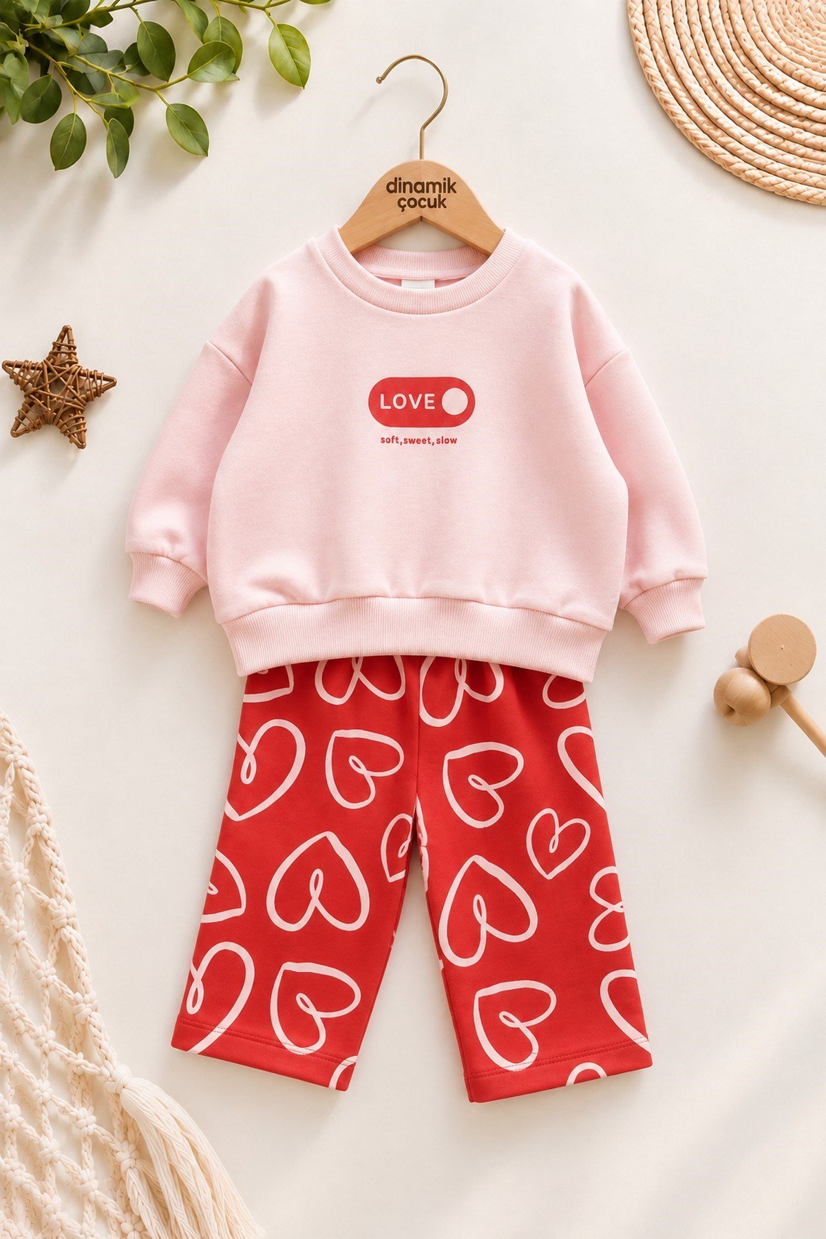 Kız Bebek Love Baskılı Kalp Desenli Geniş Paça 2'li Alt Üst Sweatshirt Eşofman Takımı 9-12-18-24 Aylık