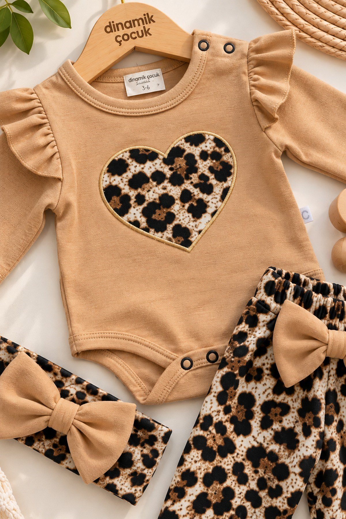 Kız Bebek Takımı Leopar Desenli 3'lü Kız Bebek Takımı Body-Alt ve Bandana Seti 0-12aylık