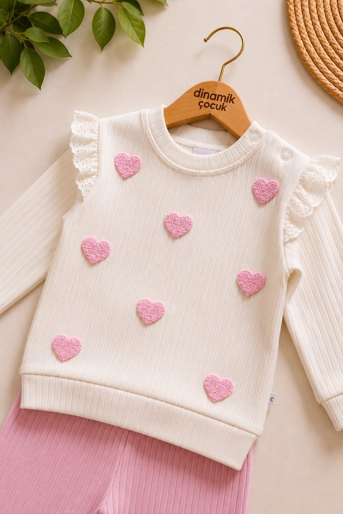 Kız Bebek/Çocuk Kalp Nakışlı Omuzdan Çıtçıtlı Love Bebek Takımı 2li Alt Üst Mevsimlik 3-6-9-12Aylık