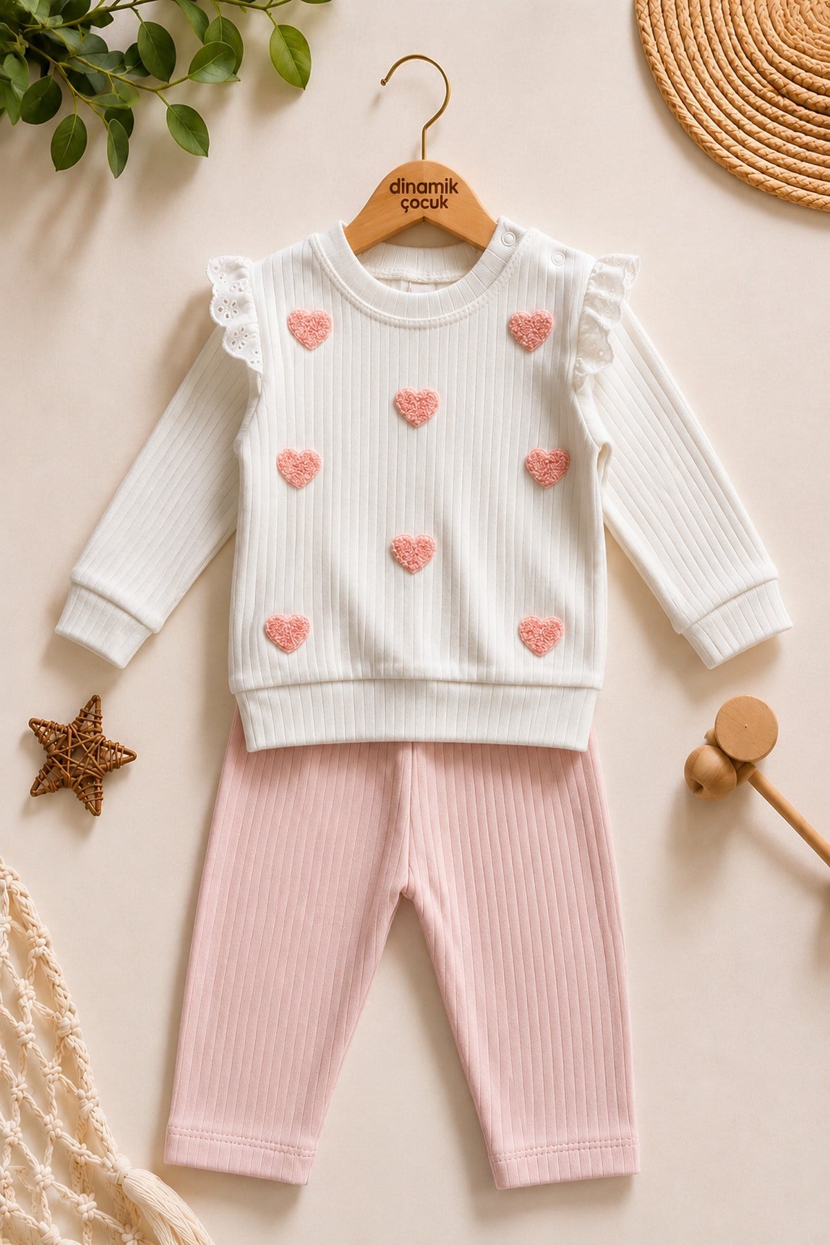 Kız Bebek/Çocuk Kalp Nakışlı Omuzdan Çıtçıtlı Love Bebek Takımı 2li Alt Üst Mevsimlik 3-6-9-12Aylık