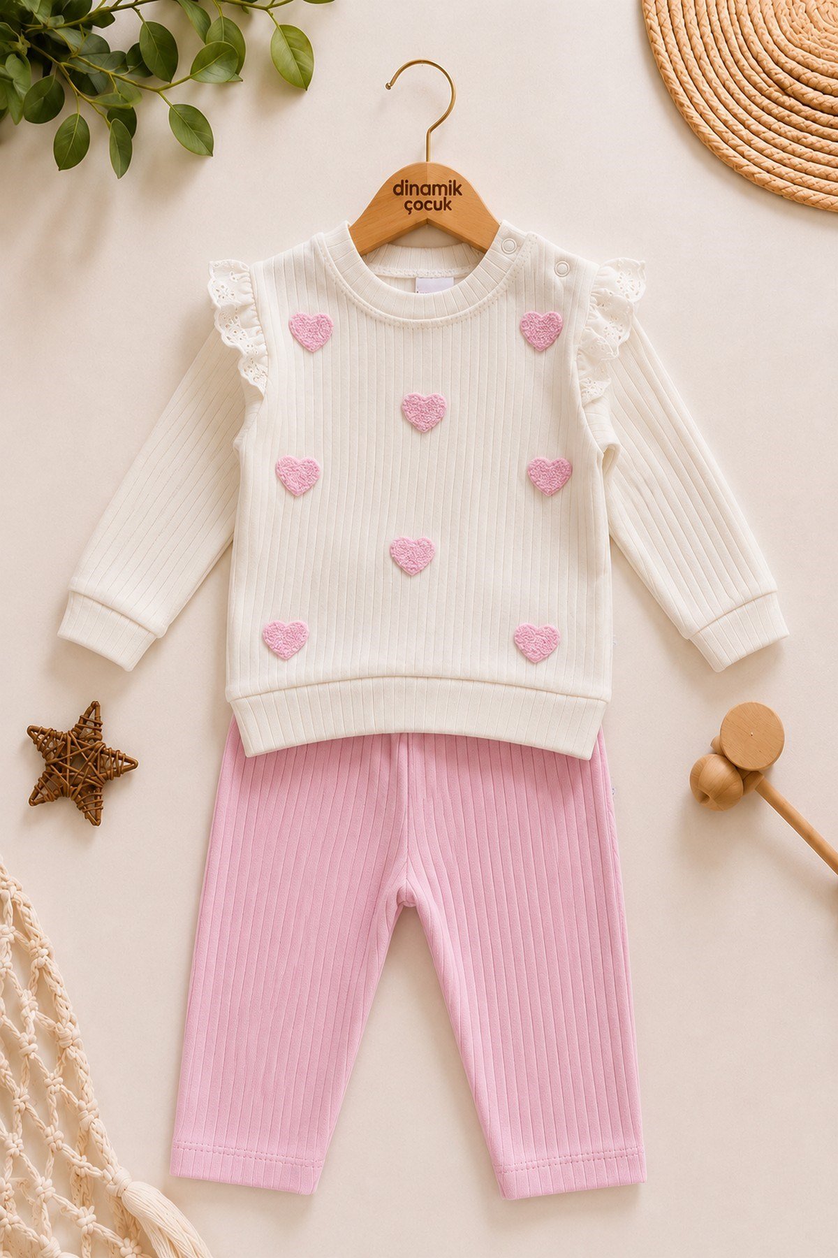 Kız Bebek/Çocuk Kalp Nakışlı Omuzdan Çıtçıtlı Love Bebek Takımı 2li Alt Üst Mevsimlik 3-6-9-12Aylık