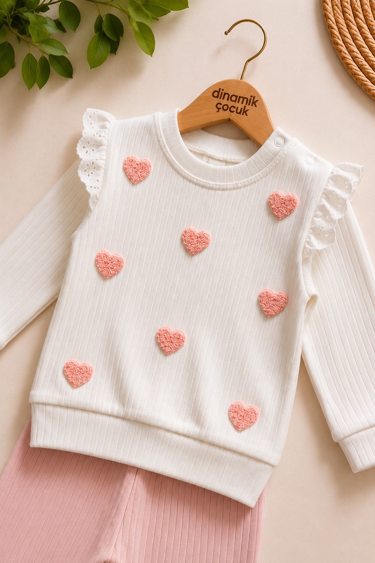 Kız Bebek/Çocuk Kalp Nakışlı Omuzdan Çıtçıtlı Love Bebek Takımı 2li Alt Üst Mevsimlik 3-6-9-12Aylık