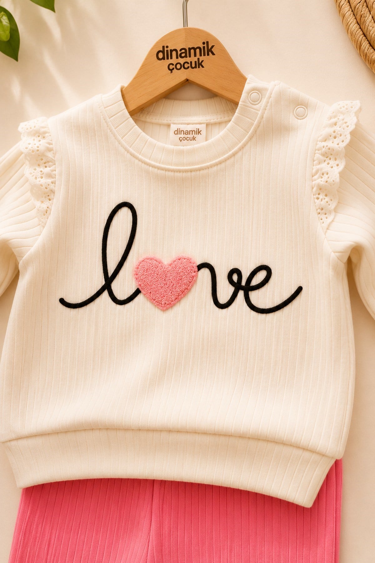 Kız Bebek/Çocuk Love Kalp Nakışlı Omuzdan Çıtçıtlı Bebek Takımı 2li Alt Üst Mevsimlik Aylık 3-6-9-12