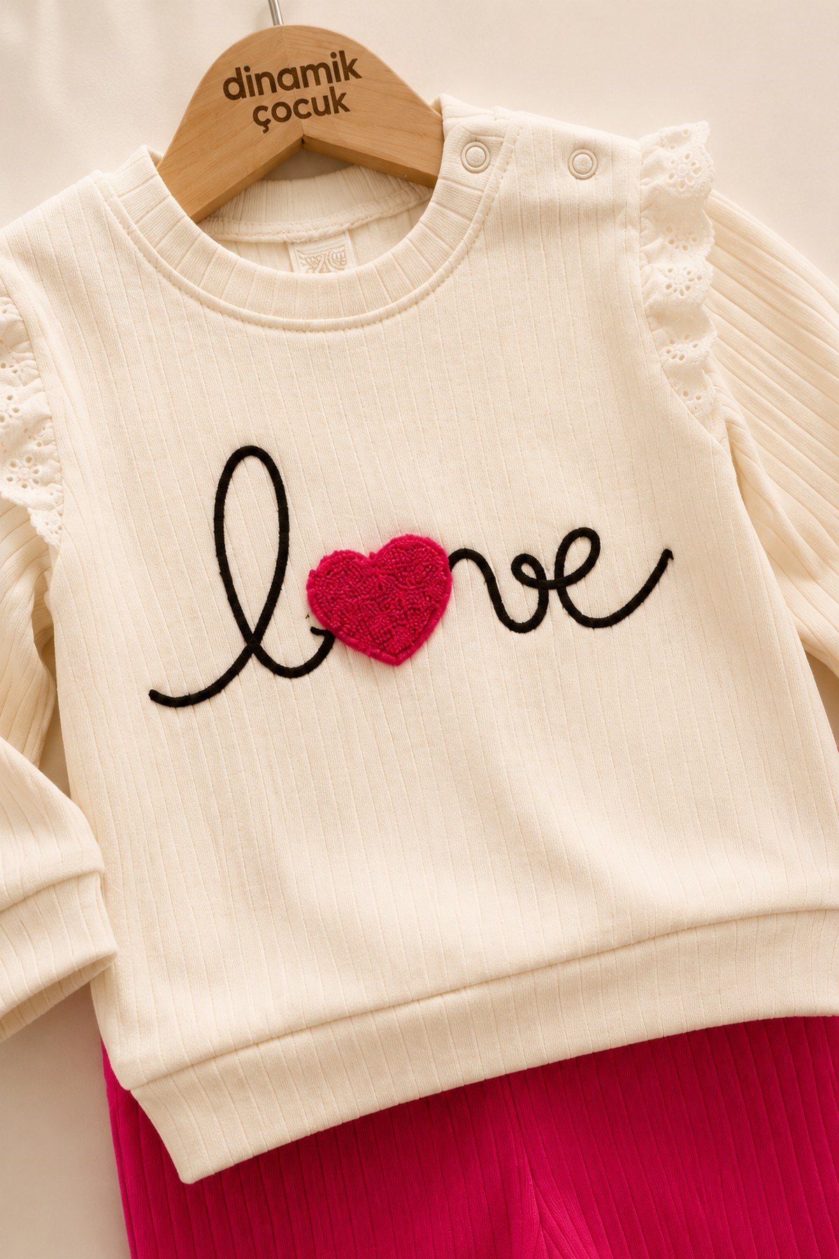 Kız Bebek/Çocuk Love Kalp Nakışlı Omuzdan Çıtçıtlı Bebek Takımı 2li Alt Üst Mevsimlik Aylık 3-6-9-12