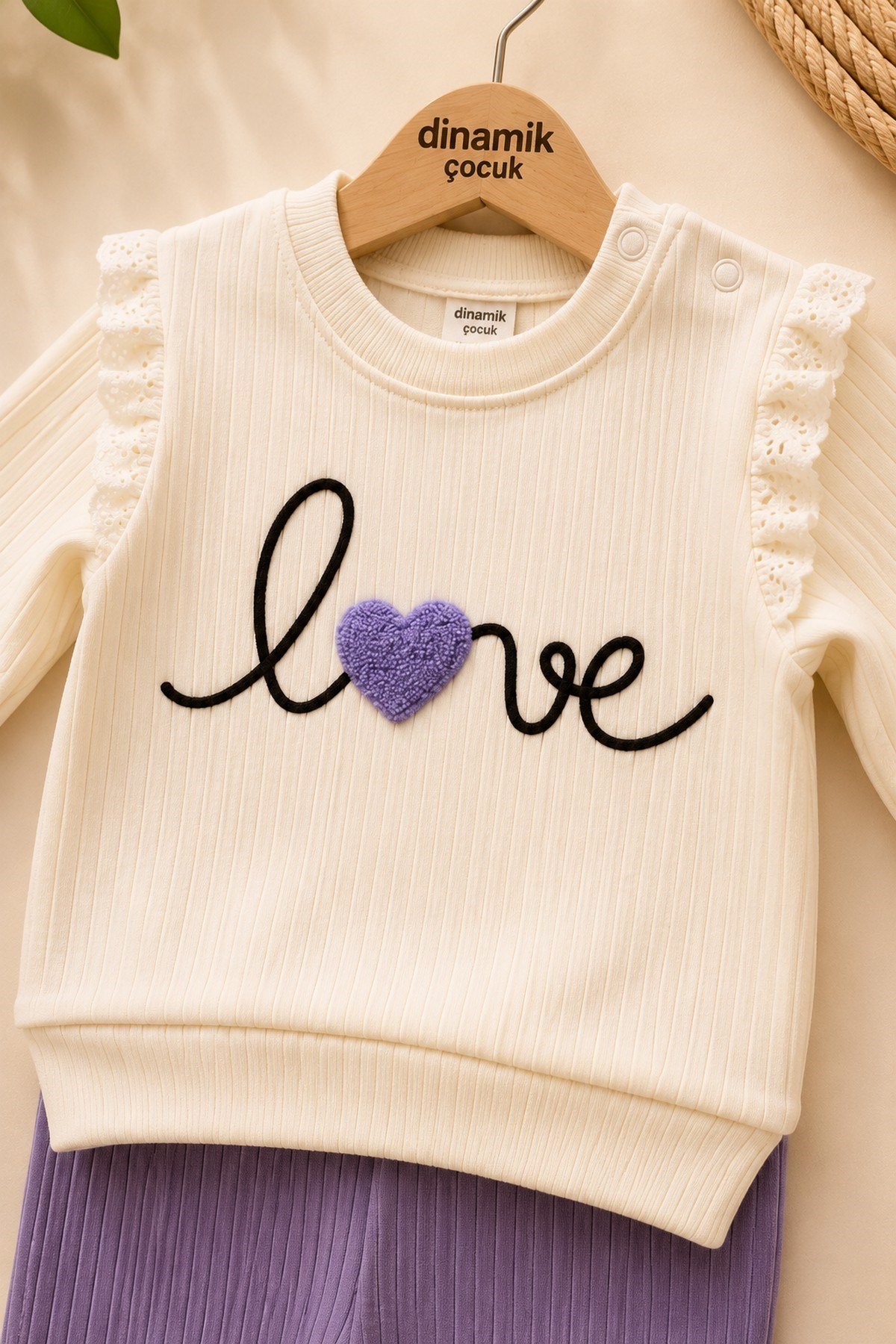 Kız Bebek/Çocuk Love Kalp Nakışlı Omuzdan Çıtçıtlı Bebek Takımı 2li Alt Üst Mevsimlik Aylık 3-6-9-12