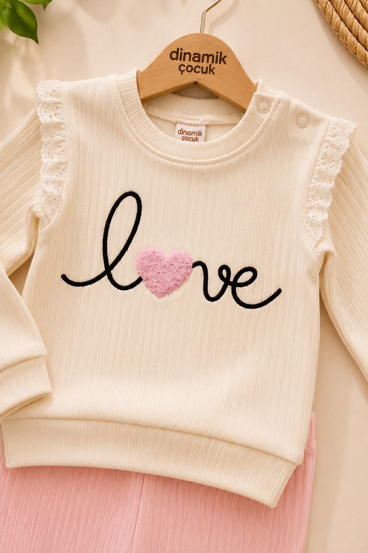 Kız Bebek/Çocuk Love Kalp Nakışlı Omuzdan Çıtçıtlı Bebek Takımı 2li Alt Üst Mevsimlik Aylık 3-6-9-12