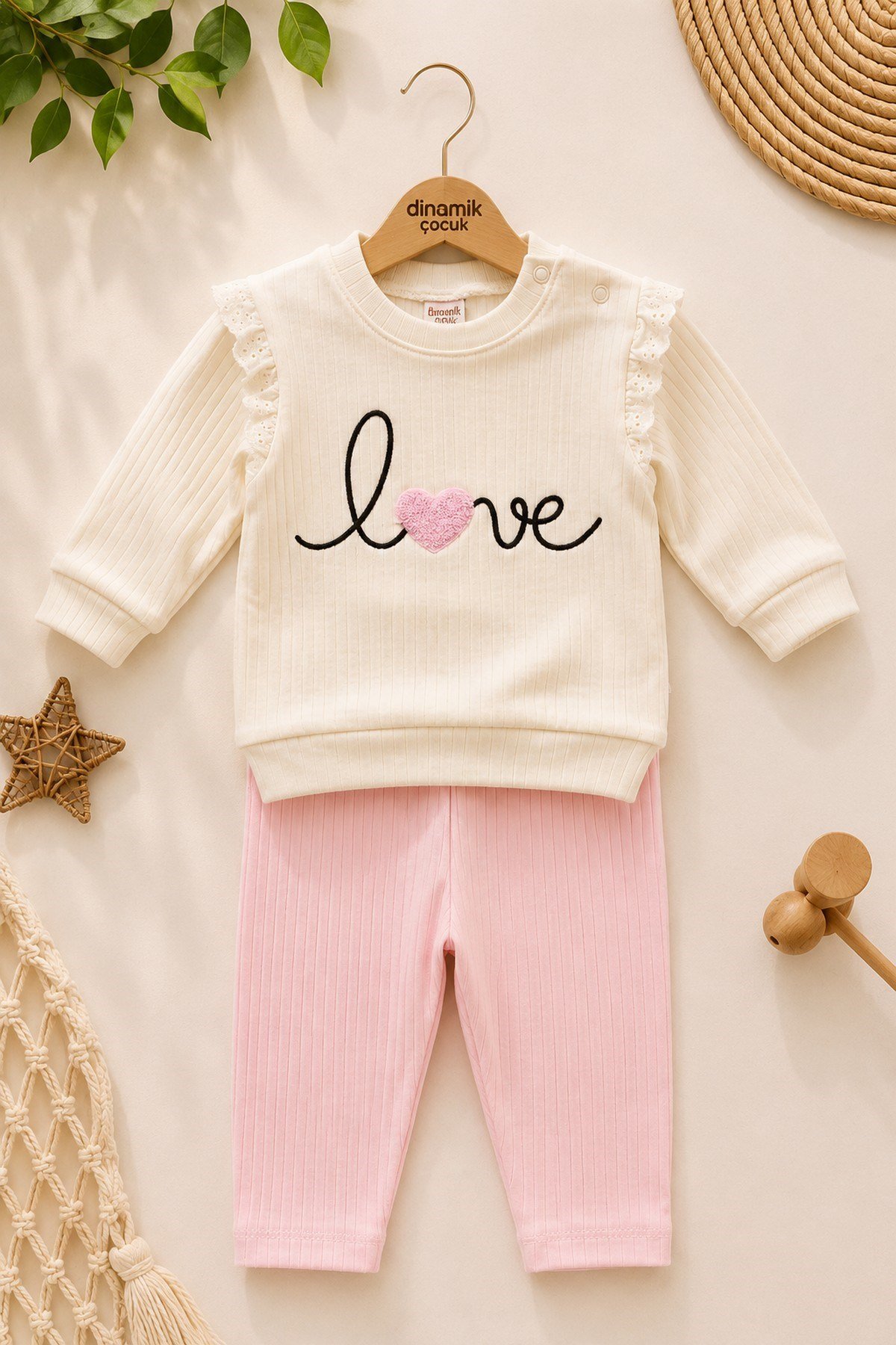 Kız Bebek/Çocuk Love Kalp Nakışlı Omuzdan Çıtçıtlı Bebek Takımı 2li Alt Üst Mevsimlik Aylık 3-6-9-12