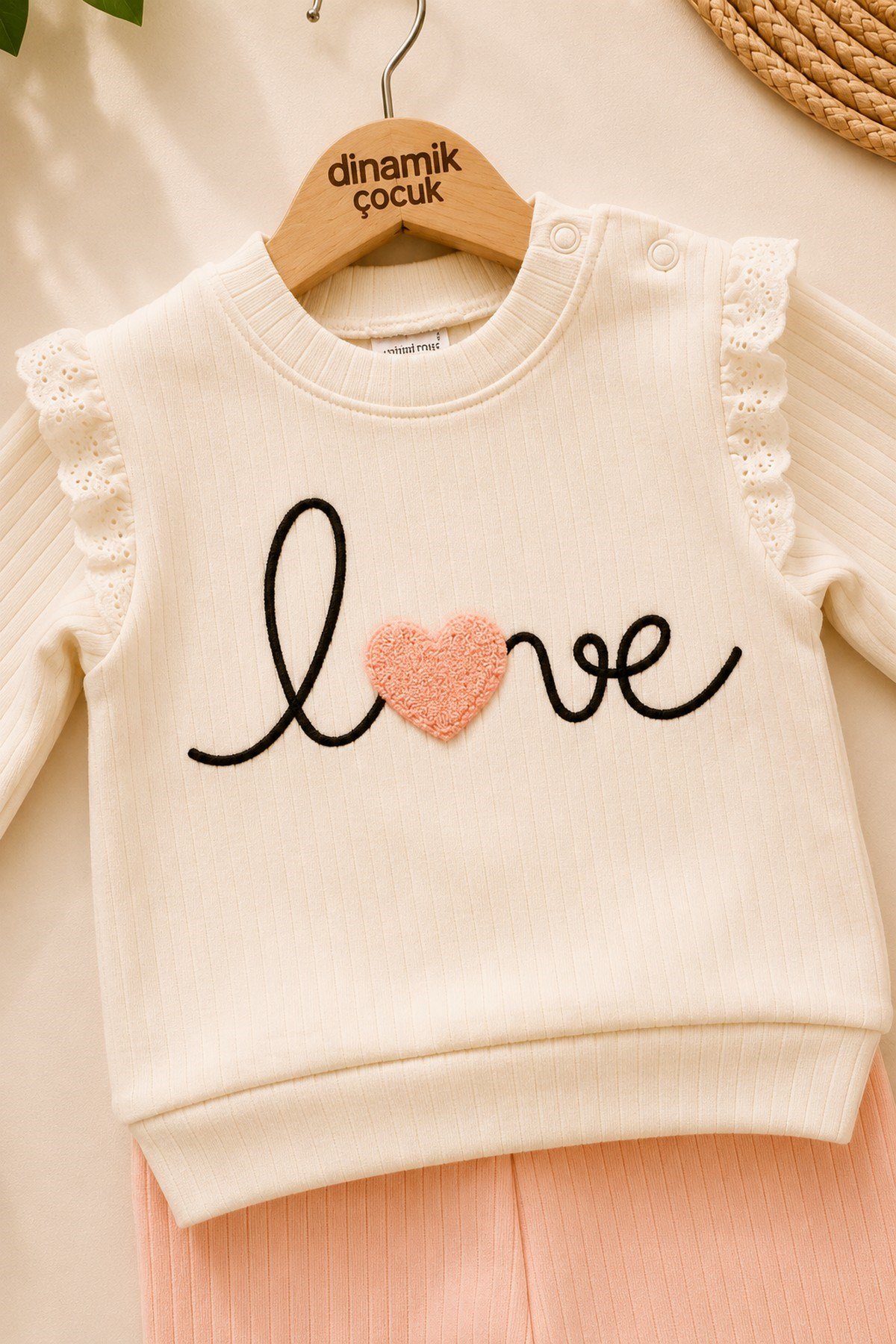 Kız Bebek/Çocuk Love Kalp Nakışlı Omuzdan Çıtçıtlı Bebek Takımı 2li Alt Üst Mevsimlik Aylık 3-6-9-12