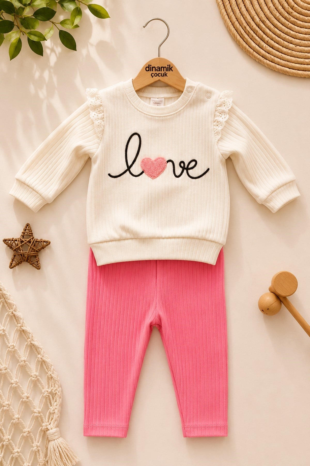 Kız Bebek/Çocuk Love Kalp Nakışlı Omuzdan Çıtçıtlı Bebek Takımı 2li Alt Üst Mevsimlik Aylık 3-6-9-12