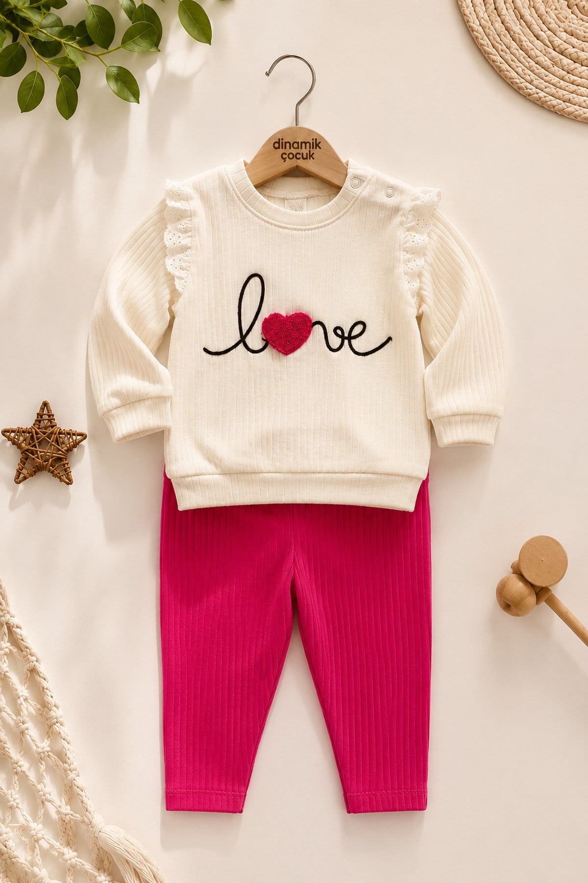 Kız Bebek/Çocuk Love Kalp Nakışlı Omuzdan Çıtçıtlı Bebek Takımı 2li Alt Üst Mevsimlik Aylık 3-6-9-12