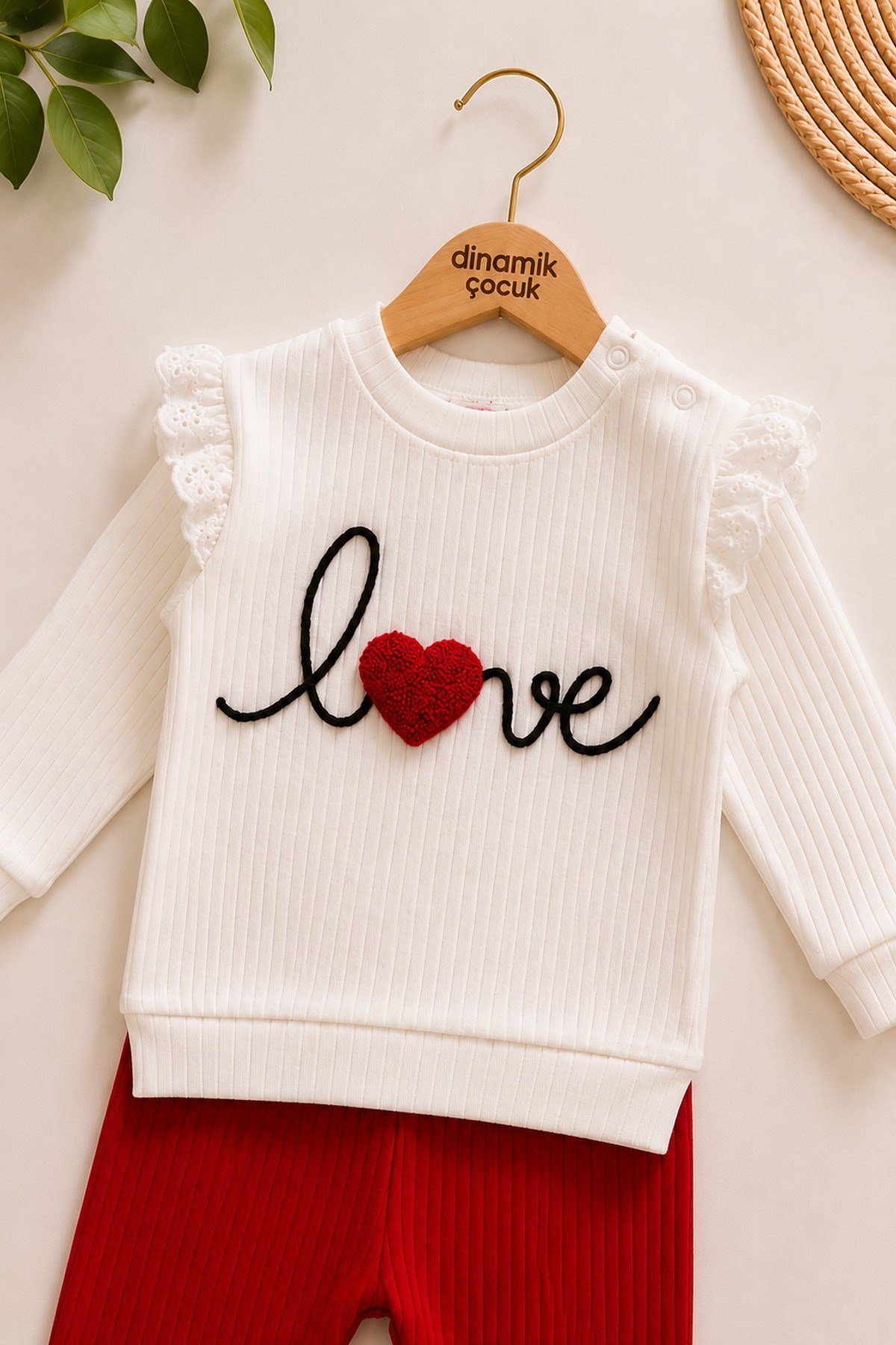 Kız Bebek/Çocuk Love Kalp Nakışlı Omuzdan Çıtçıtlı Bebek Takımı 2li Alt Üst Mevsimlik Aylık 3-6-9-12