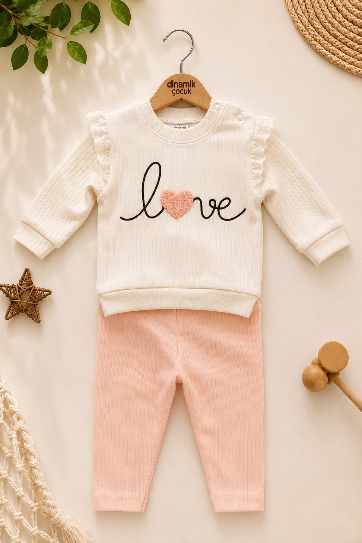 Kız Bebek/Çocuk Love Kalp Nakışlı Omuzdan Çıtçıtlı Bebek Takımı 2li Alt Üst Mevsimlik Aylık 3-6-9-12