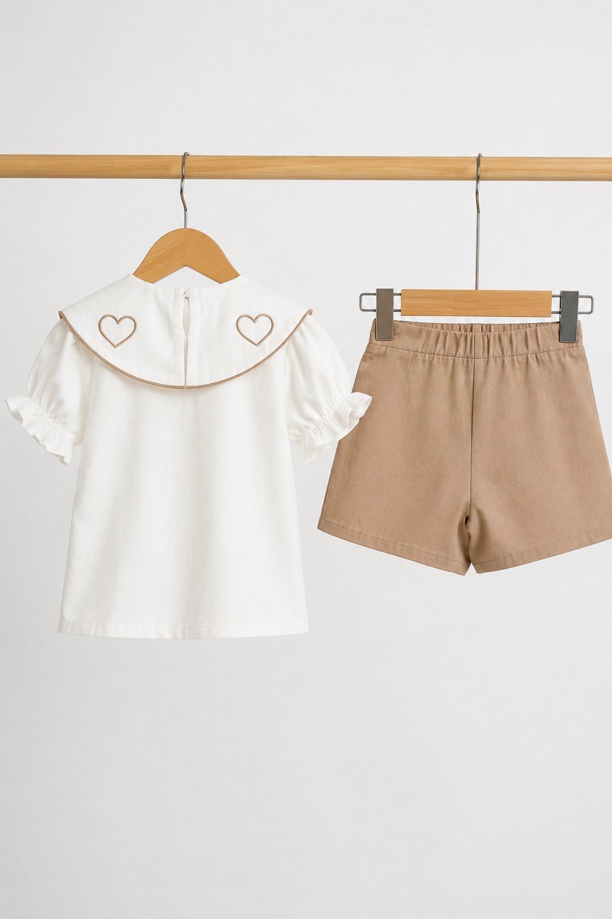 Kız Çocuk Kalp Nakışlı Peter Pan Yaka Bluz Şort Etek (Skort) Takım 2-5 Yaş