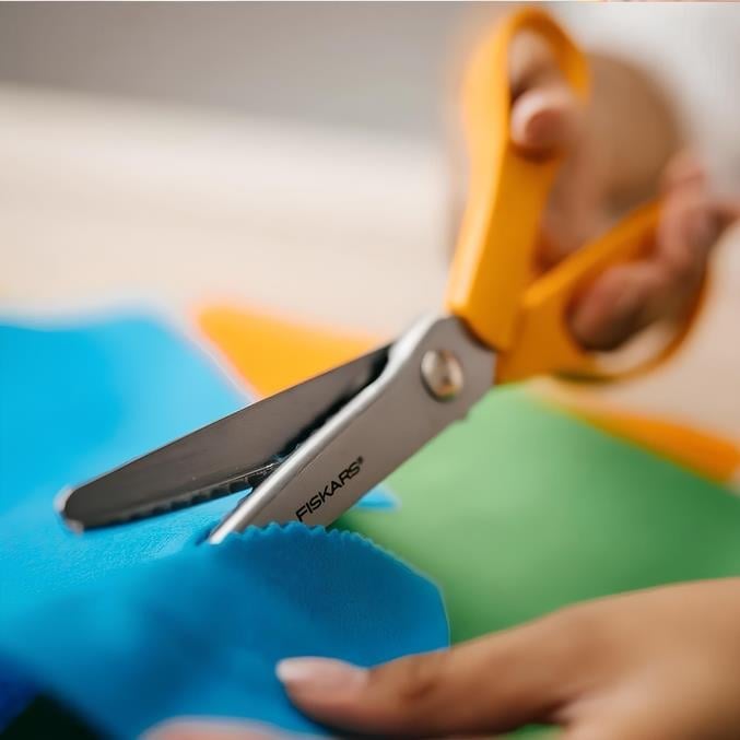 Fiskars Sürfile Makası 9 No | 22,86 cm Zikzak Kumaş ve Kağıt Makası – D-196