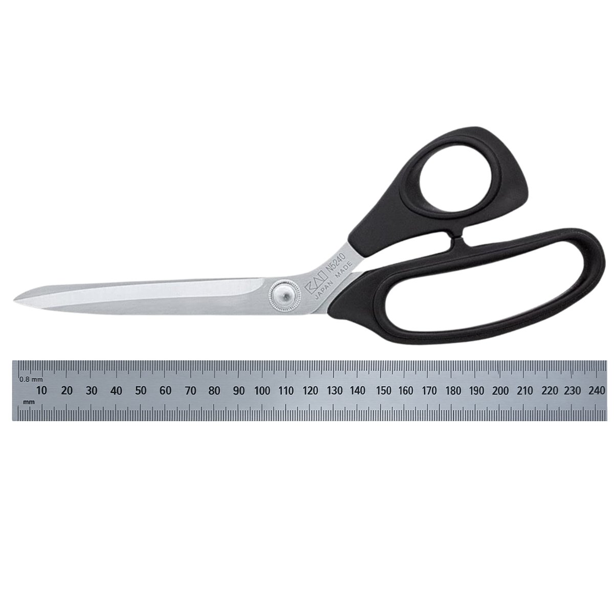 KaiKAI N5240 KE – Japon Paslanmaz Çelik Plastik Saplı Terzi Makası 9,5″ (24 cm)KAI N5240 KEKAI N5230 KE Terzi Makası – Eğri Saplı Japon Paslanmaz Çelik 23 cm (9″)
