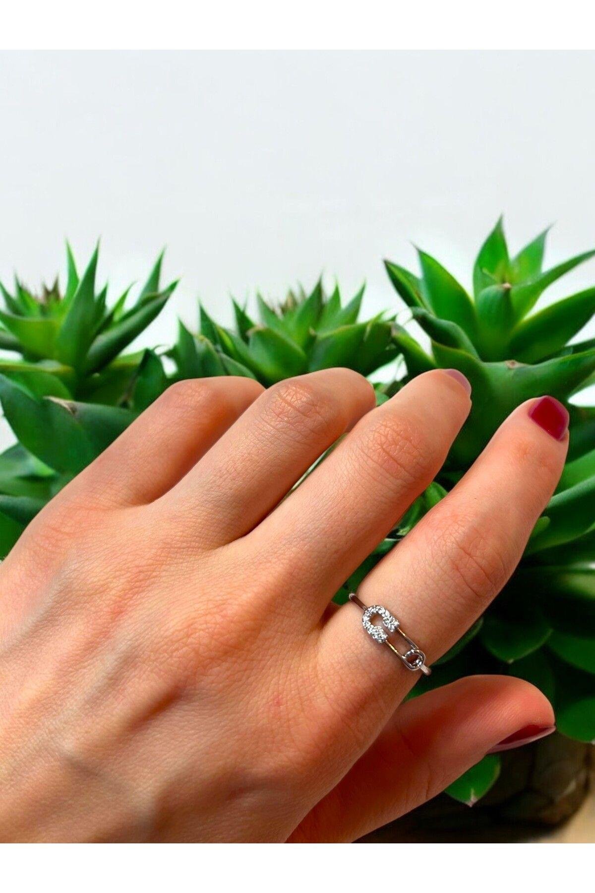 Çengelli İğne Figürlü Silver Minimal Yüzük