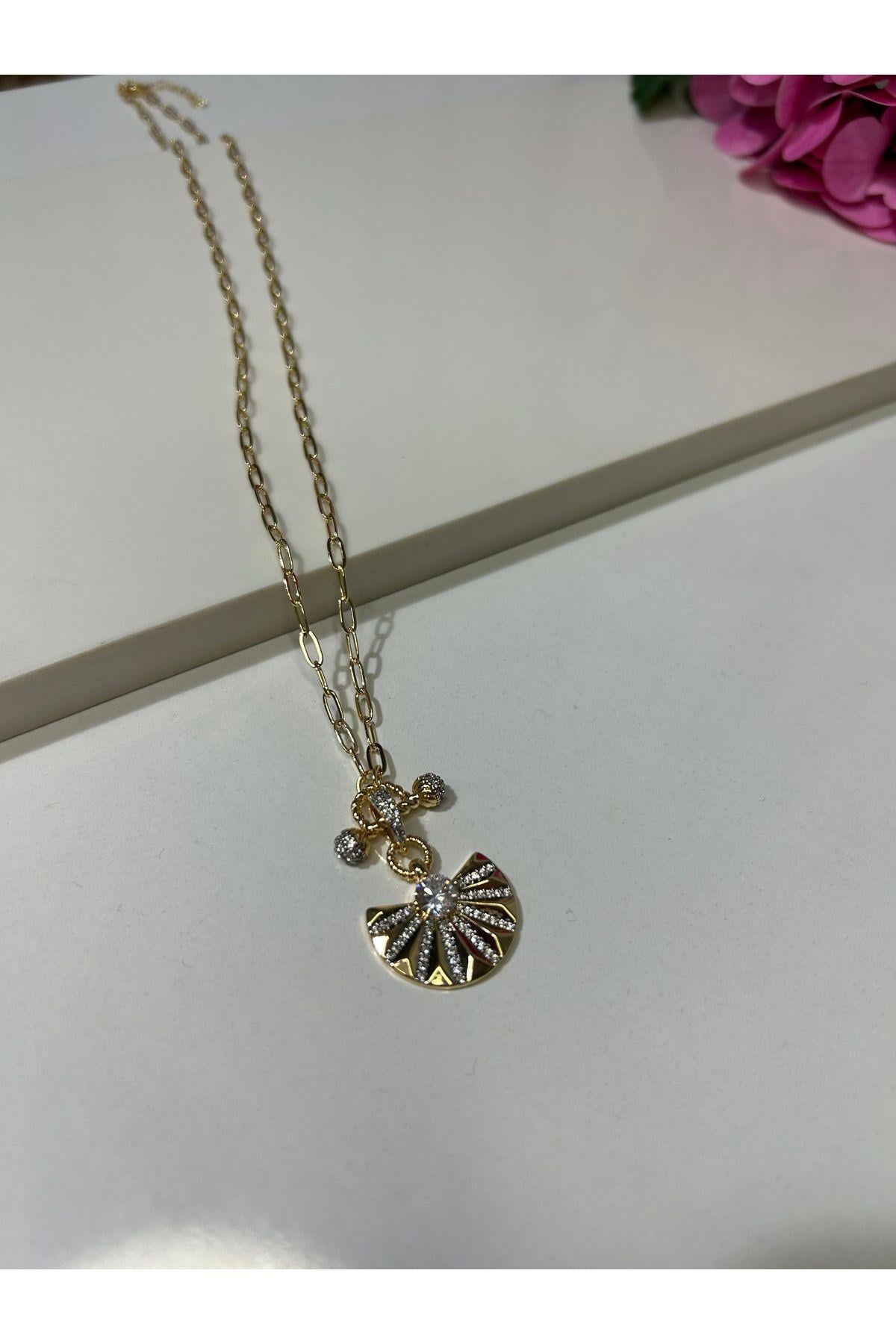 Silver Detay Charmlı Gold Kolye