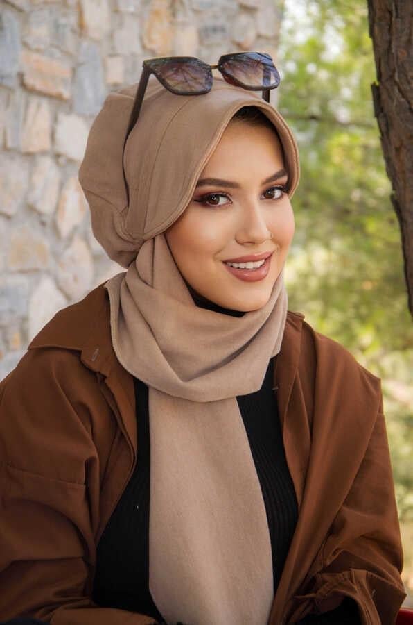 Bej Atkılı Tesettür Şapka