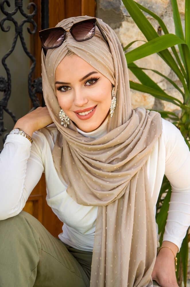 Bej Ponpon Büzgülü Hazır Şal