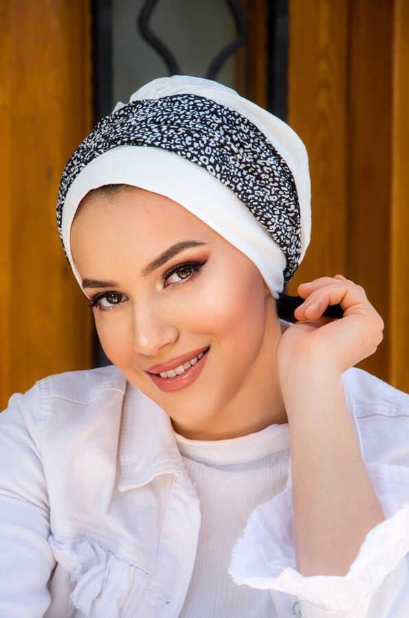 Beyaz Leopar Desen Bantlı Bone