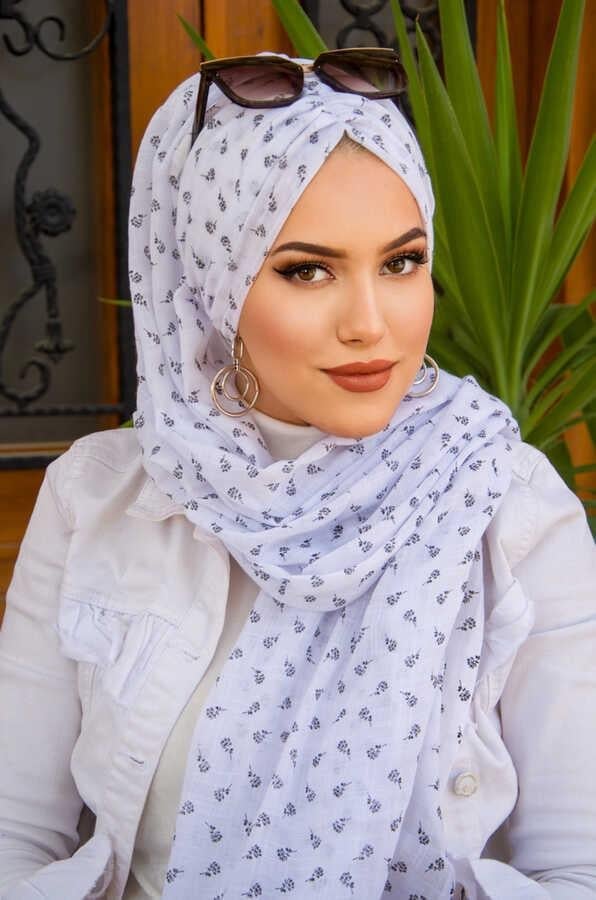 Beyaz Siyah Çiçek Desenli Hazır Şal