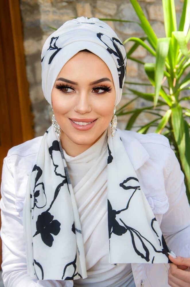 Beyaz Siyah Yaprak Desen Fularlı Bone