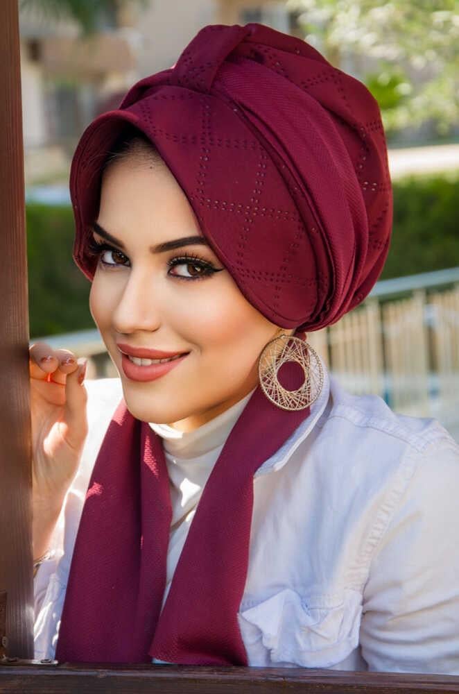 Bordo Kapitone Fularlı Şapka Bone