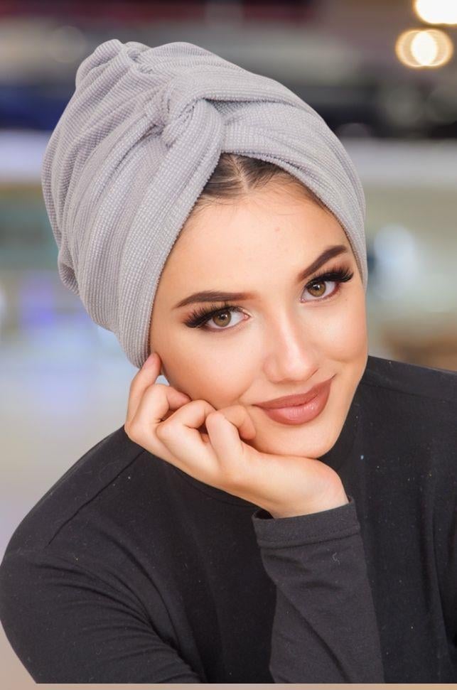 Gri Burgulu Hazır Düğüm Bone